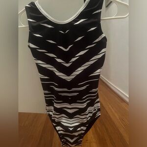 TWU Pioneers out Leo adult extra small